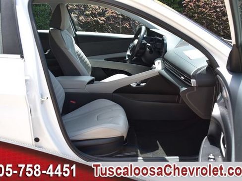 Used 2024 Hyundai Elantra Limited FWD image 26