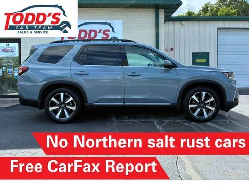 Used 2023 Honda Pilot Touring image 2
