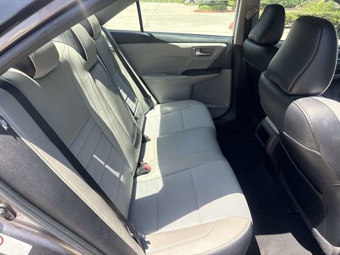 Used 2016 Toyota Camry SE FWD image 14