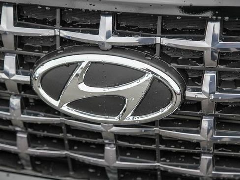 New 2025 Hyundai Venue SEL image 5