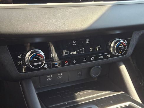 New 2026 Mitsubishi Outlander SEL image 26