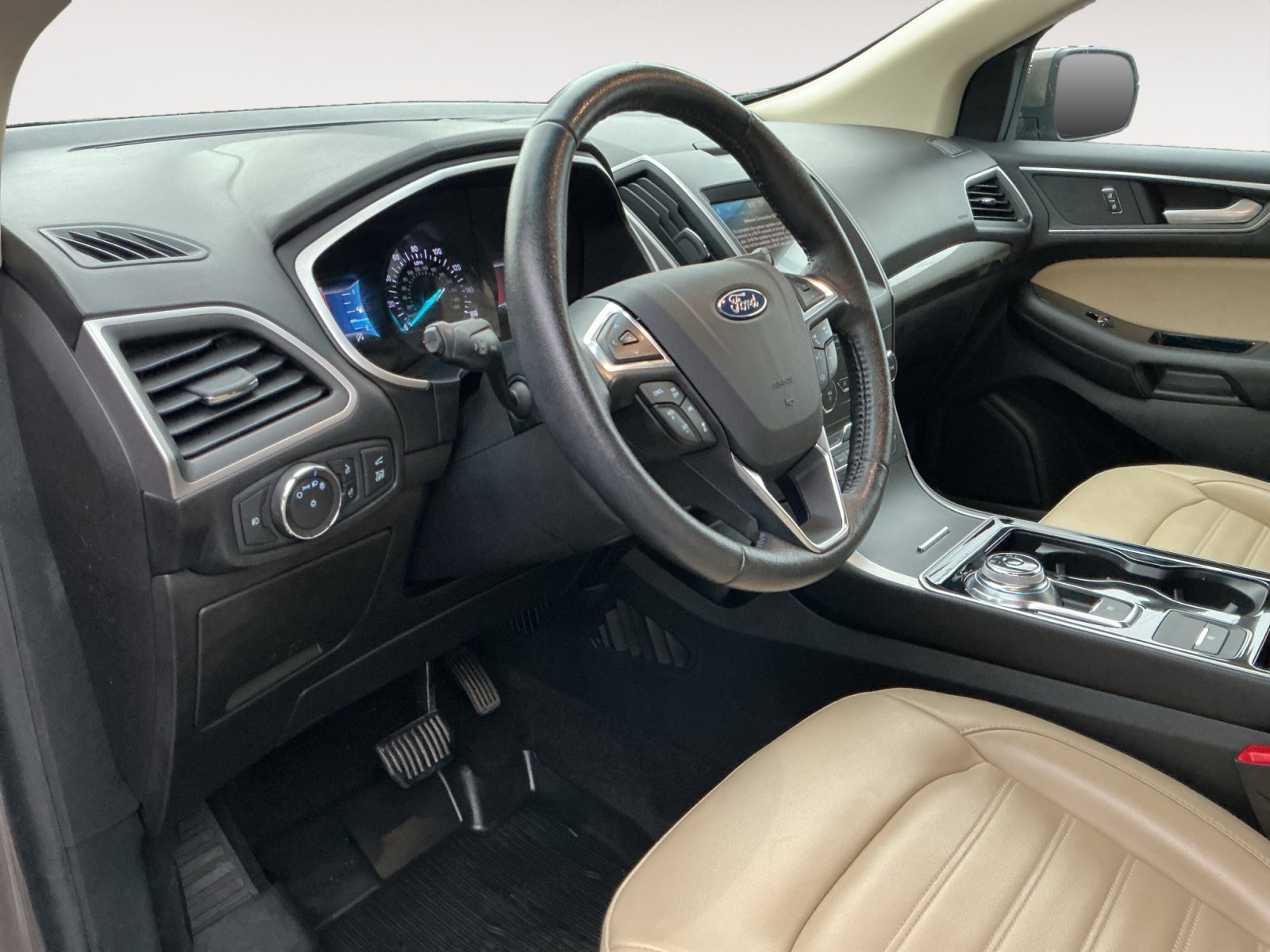 Used 2019 Ford Edge SEL w/ Equipment Group 201A FWD image 10