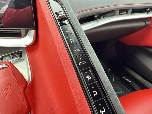 Used 2024 Chevrolet Corvette Stingray w/ Z51 Performance Package image 31