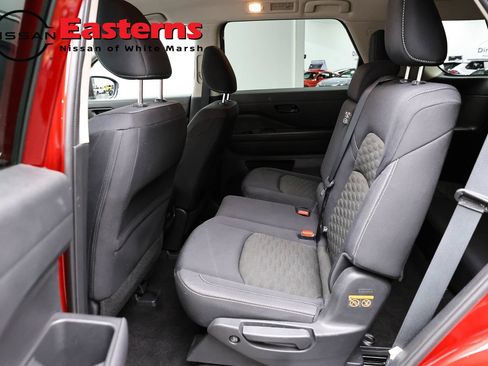 Used 2023 Nissan Pathfinder SV AWD/4WD image 21