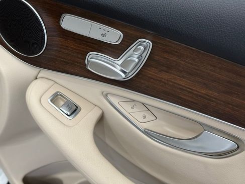 Used 2022 Mercedes-Benz GLC 300 4MATIC image 26