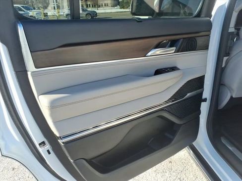 Used 2022 Jeep Grand Wagoneer Series I image 18