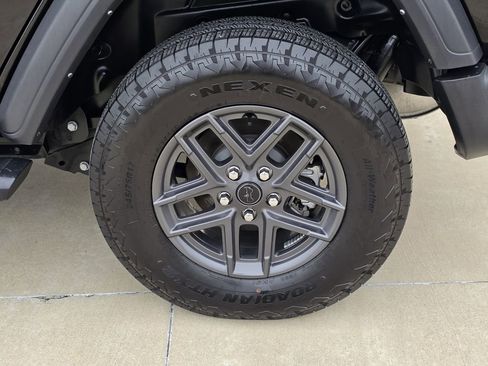 Used 2024 Jeep Wrangler Unlimited Sport AWD/4WD image 22