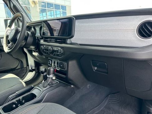 Used 2024 Jeep Wrangler Sport AWD/4WD image 9