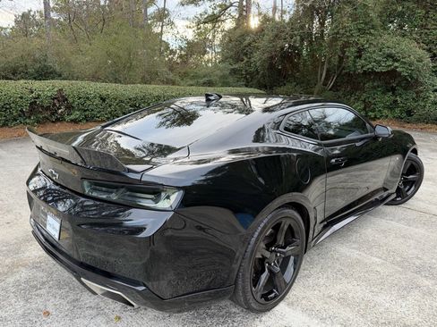 Used 2018 Chevrolet Camaro SS image 10