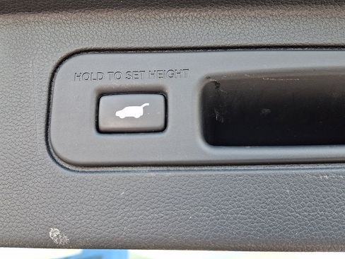 Certified 2023 Honda Pilot Touring image 33