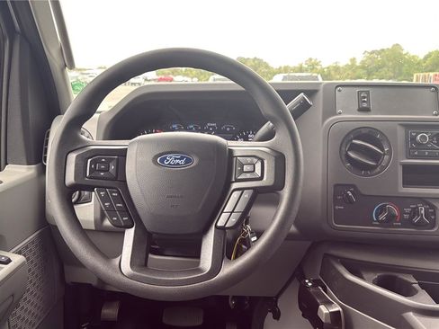 New 2027 Ford E-350 and Econoline 350 Super Duty RWD image 13