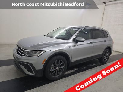 Used 2022 Volkswagen Tiguan SE w/ Panoramic Sunroof Package