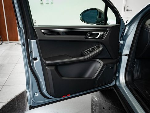 New 2026 Porsche Macan Turbo image 31