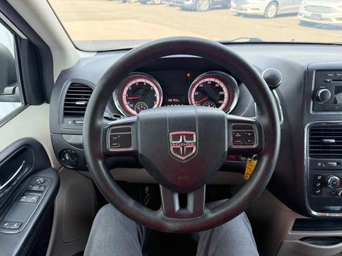 Used 2013 Dodge Grand Caravan SE FWD image 20