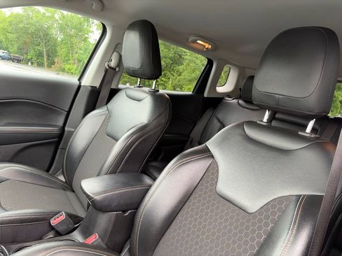Used 2020 Jeep Compass Latitude AWD/4WD image 14