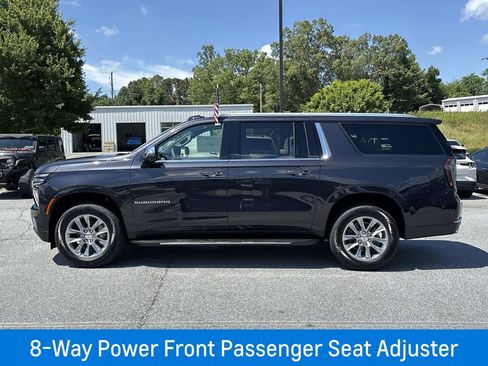 New 2025 Chevrolet Suburban Premier image 5