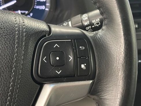 Used 2015 Toyota Sienna XLE w/ XLE Navigation Package FWD image 24