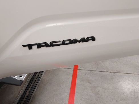 Used 2024 Toyota Tacoma TRD Sport w/ TRD Sport Upgrade Package image 32