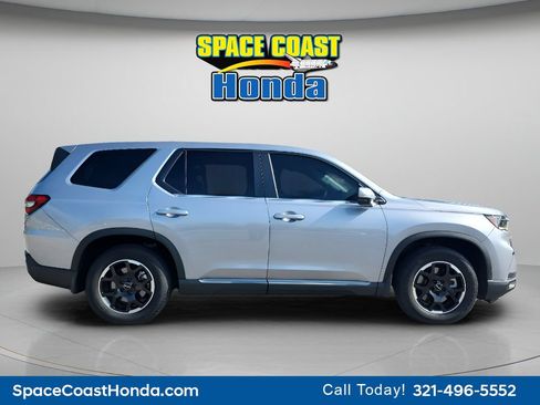 Certified 2025 Honda Pilot EX-L image 2