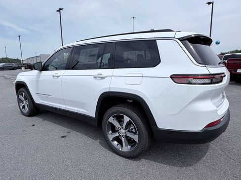 New 2026 Jeep Grand Cherokee L Limited RWD image 7