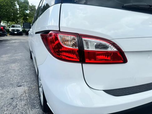 Used 2012 MAZDA MAZDA5 Grand Touring FWD image 12