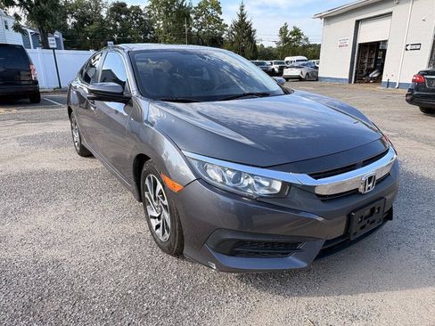 Used 2018 Honda Civic EX image 4