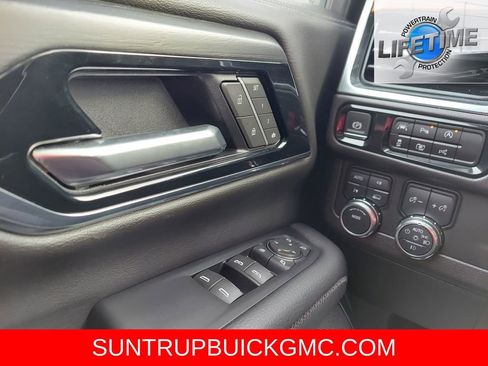 Used 2025 GMC Yukon XL Denali image 16