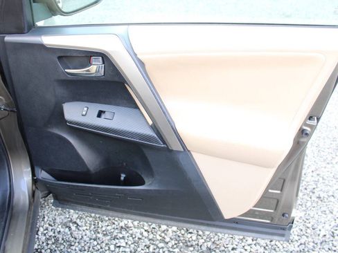 Used 2013 Toyota RAV4 Limited AWD/4WD image 23