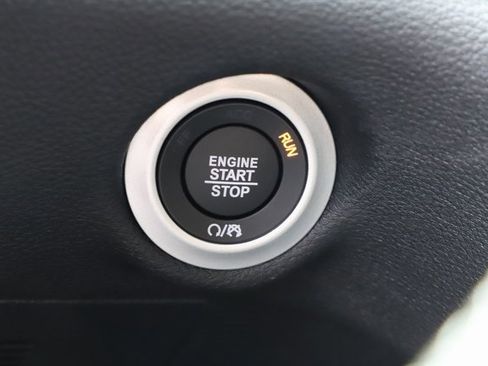 New 2026 Chrysler Pacifica Select image 37