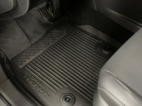 Used 2025 Toyota Crown XLE image 17