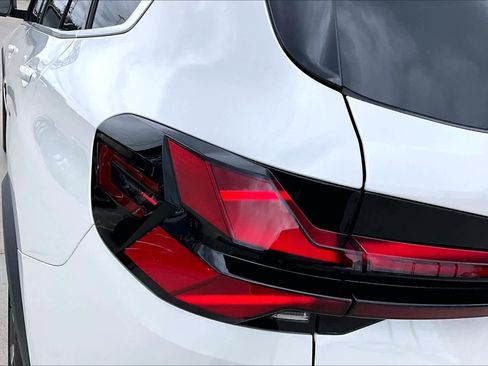 Used 2026 BMW X5 xDrive40i w/ Executive Package image 25