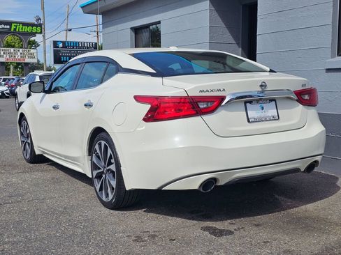 Used 2017 Nissan Maxima SR FWD image 3