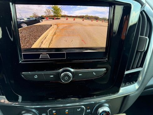 Used 2023 Chevrolet Traverse LT FWD image 23