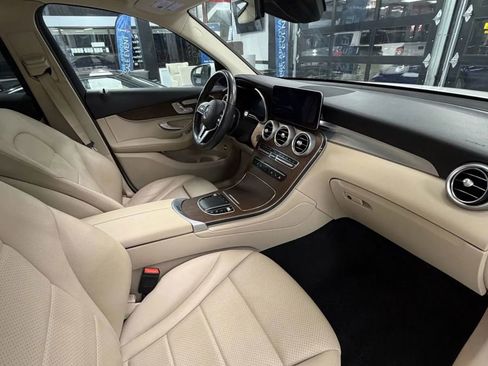 Used 2022 Mercedes-Benz GLC 300 4MATIC w/ Driver Assistance Package image 18