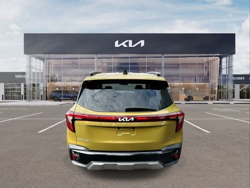 Used 2024 Kia Seltos SX w/ SX Sunroof Package image 7