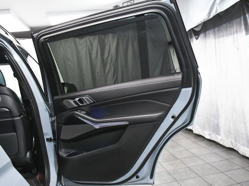 Used 2025 BMW X7 M60i AWD/4WD image 13