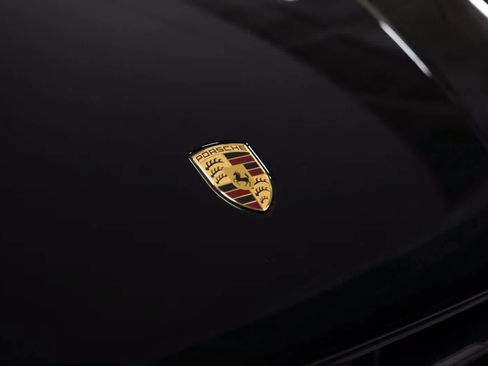 Used 2026 Porsche Macan AWD/4WD image 17
