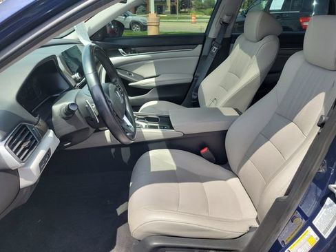 Used 2019 Honda Accord Touring image 24