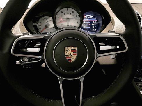 Used 2025 Porsche 718 Cayman w/ Premium Package image 18