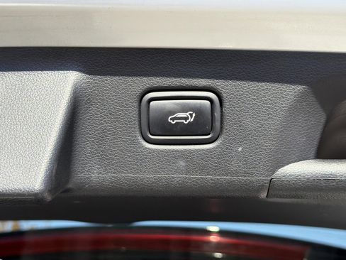 Used 2022 Hyundai Palisade Calligraphy image 43