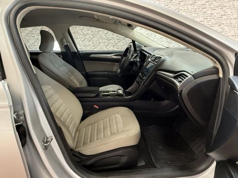 Used 2019 Ford Fusion S image 9