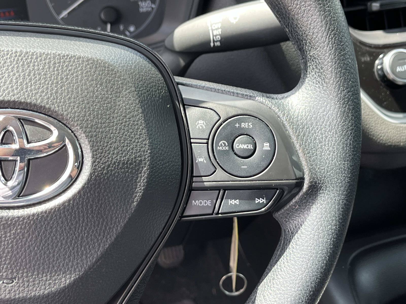 Used 2024 Toyota Corolla LE FWD image 28