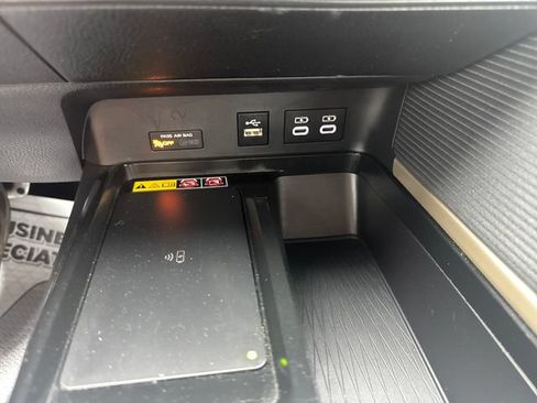 Used 2025 Toyota Camry SE FWD image 24