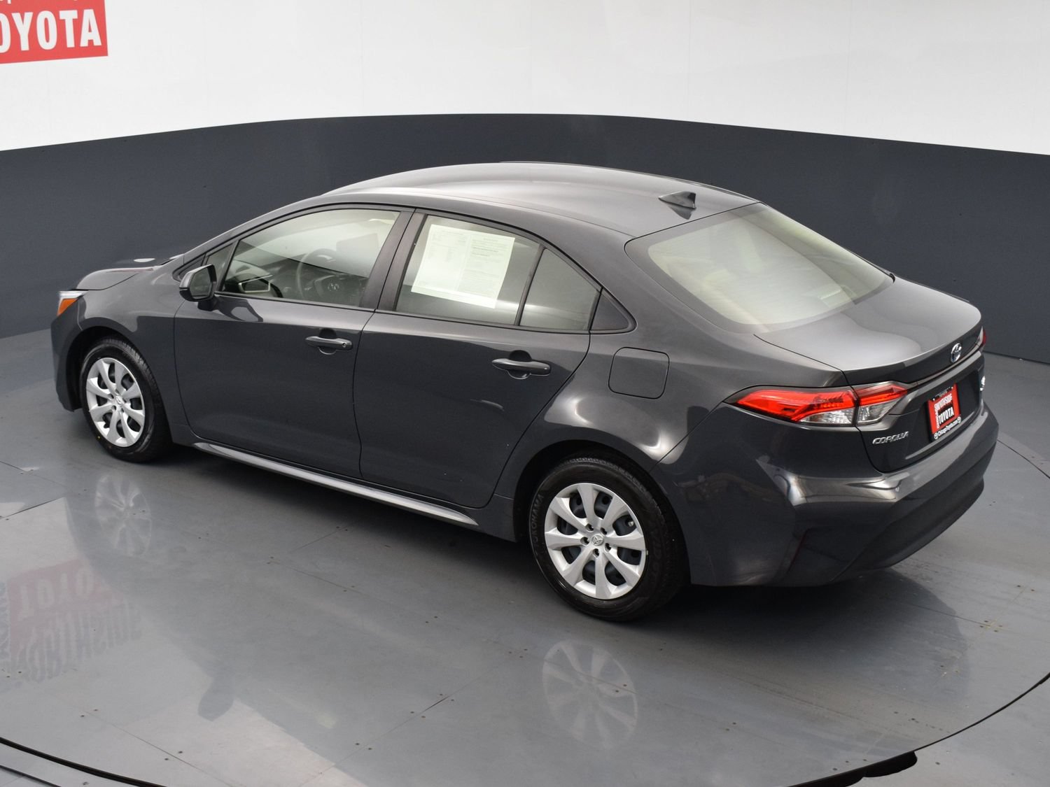 Used 2025 Toyota Corolla LE FWD image 18