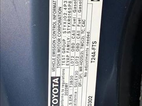 Used 2025 Toyota Highlander LE image 25