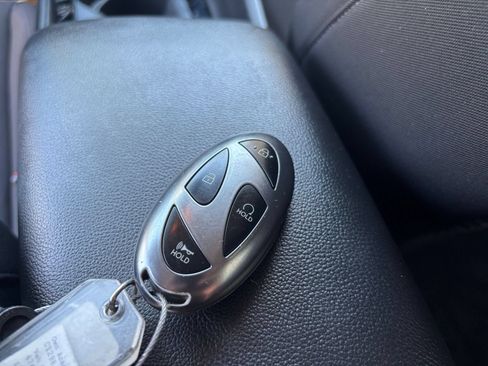 Used 2025 Hyundai Elantra SEL FWD image 21