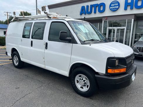 Used 2012 Chevrolet Express 2500 w/ Cold Climate Package RWD image 4