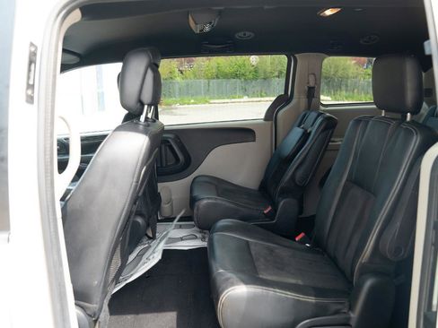 Used 2019 Dodge Grand Caravan SXT FWD image 23