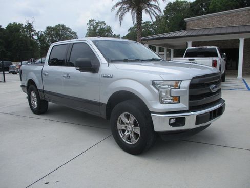 Used 2015 Ford F150 XLT w/ Equipment Group 301A Mid RWD image 4