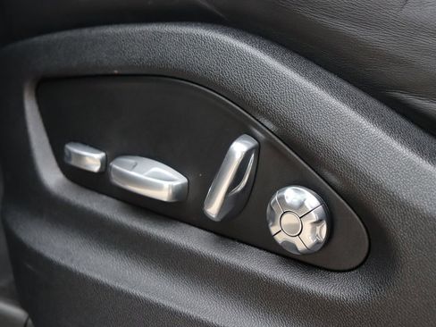 Used 2021 Porsche Cayenne Coupe image 41